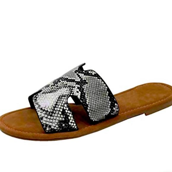Shoes - Snakeskin Print Notched Sandals